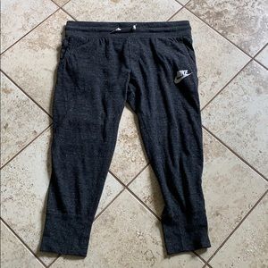 Women’s size M Nike Jogger Capris